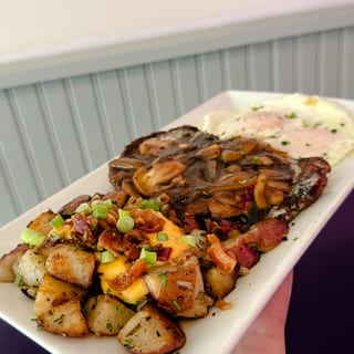 Executive Steak & Eggs